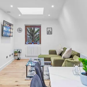 https://sleep6-near-tower-bridge-central-lr4.brighton-hotels-england.com